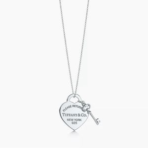Return to Tiffany® Heart Tag with Key Pendant 🩶